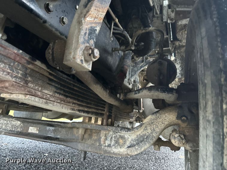 image for item NS9525 1998 Peterbilt 330 dump truck