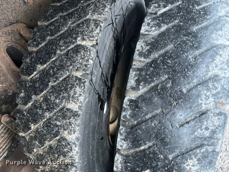 image for item NS9525 1998 Peterbilt 330 dump truck