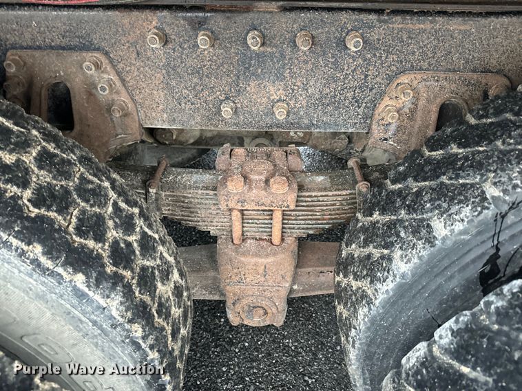 image for item NS9525 1998 Peterbilt 330 dump truck