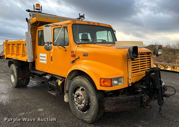 image for item NS9526 1997 International  4900 dump truck