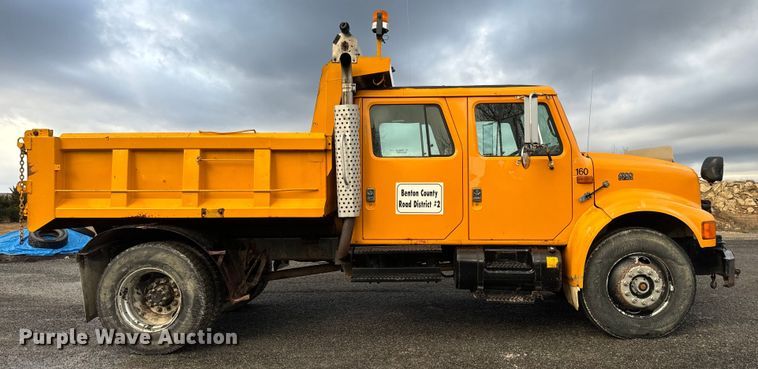 image for item NS9526 1997 International  4900 dump truck
