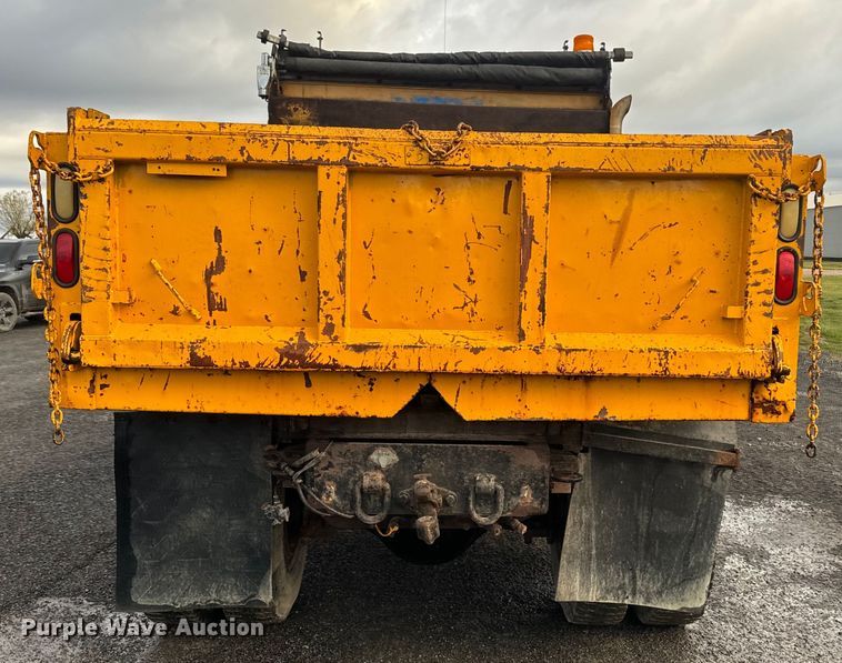 image for item NS9526 1997 International  4900 dump truck