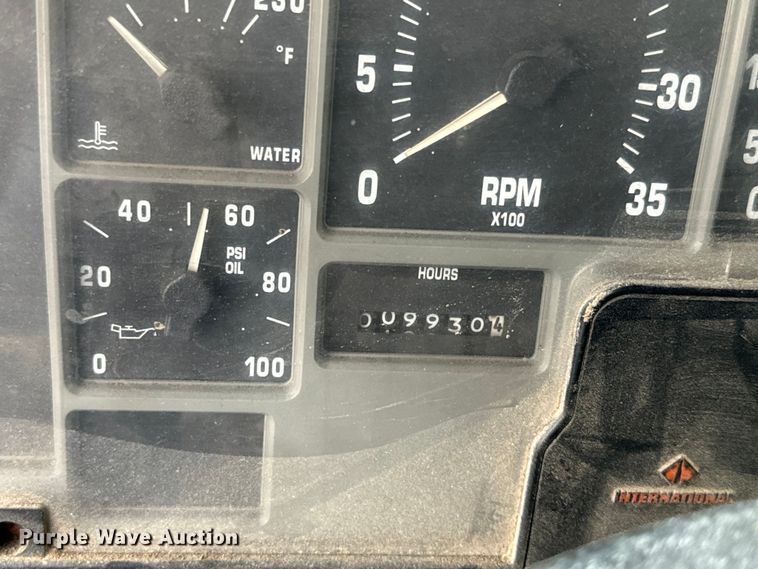 image for item NS9526 1997 International  4900 dump truck