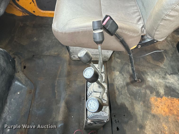 image for item NS9526 1997 International  4900 dump truck