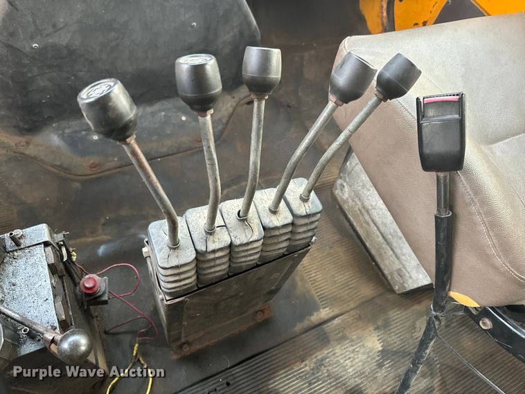 image for item NS9526 1997 International  4900 dump truck