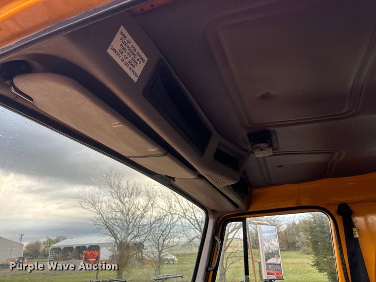 image for item NS9526 1997 International  4900 dump truck