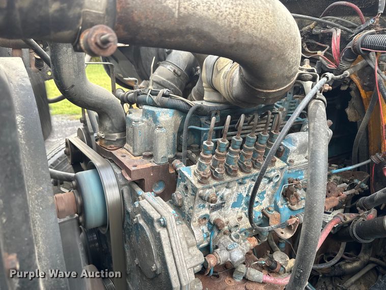 image for item NS9526 1997 International  4900 dump truck