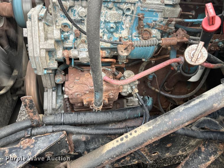 image for item NS9526 1997 International  4900 dump truck