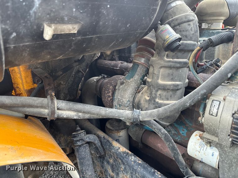 image for item NS9526 1997 International  4900 dump truck