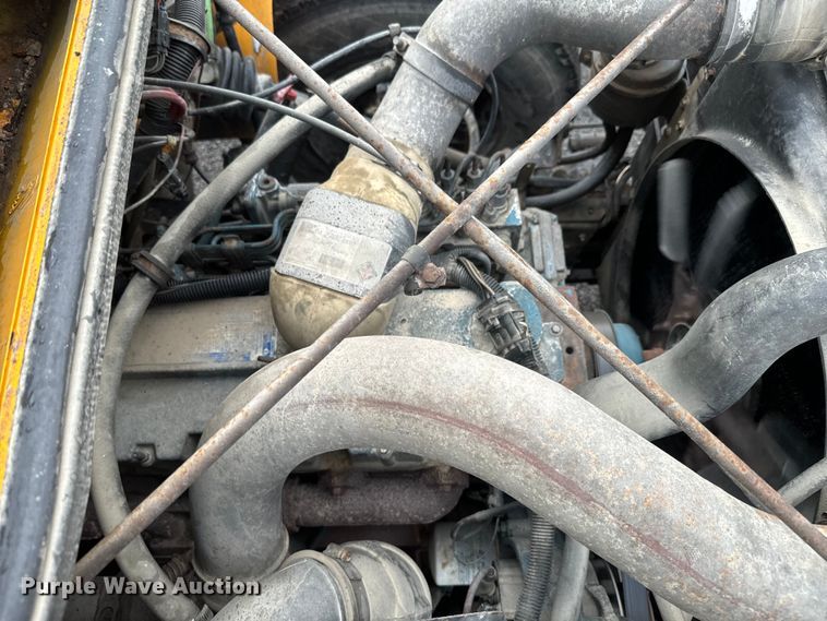 image for item NS9526 1997 International  4900 dump truck