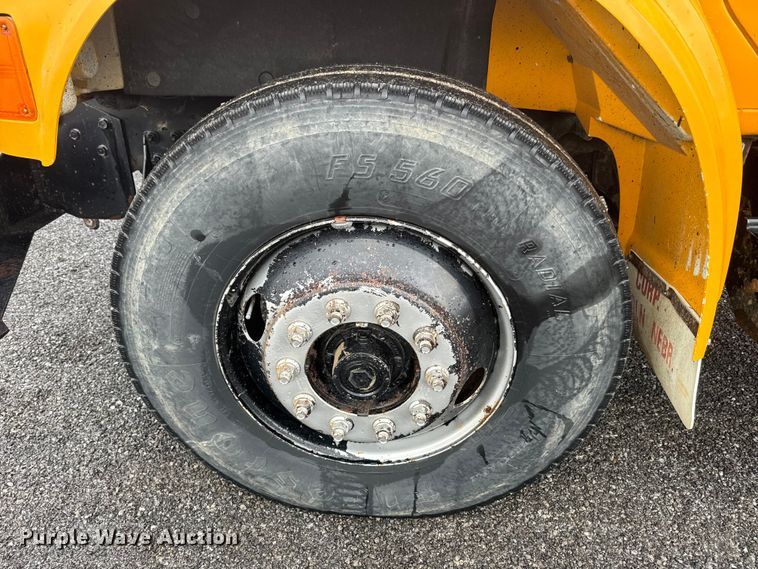 image for item NS9526 1997 International  4900 dump truck