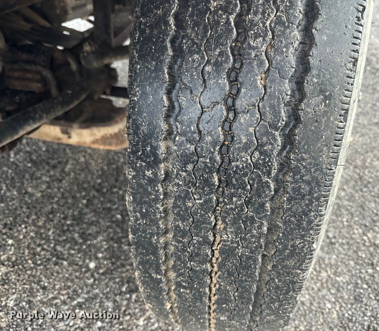 image for item NS9526 1997 International  4900 dump truck