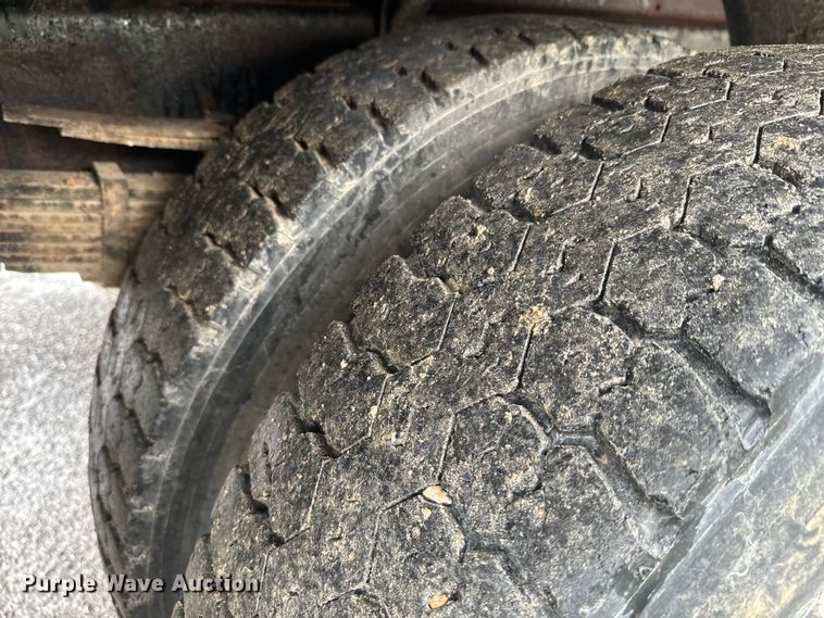 image for item NS9526 1997 International  4900 dump truck