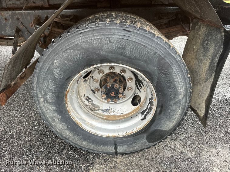 image for item NS9526 1997 International  4900 dump truck