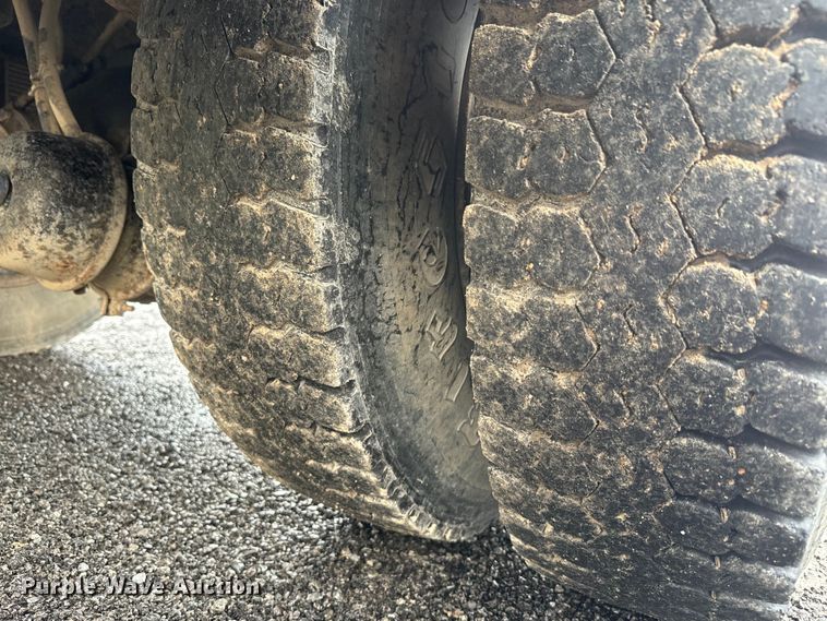 image for item NS9526 1997 International  4900 dump truck