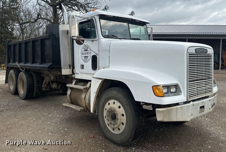 image for item NS9528 1990 Freightliner FLD dump truck