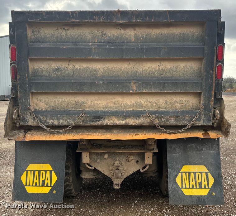 image for item NS9528 1990 Freightliner FLD dump truck