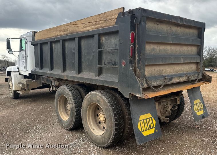 image for item NS9528 1990 Freightliner FLD dump truck