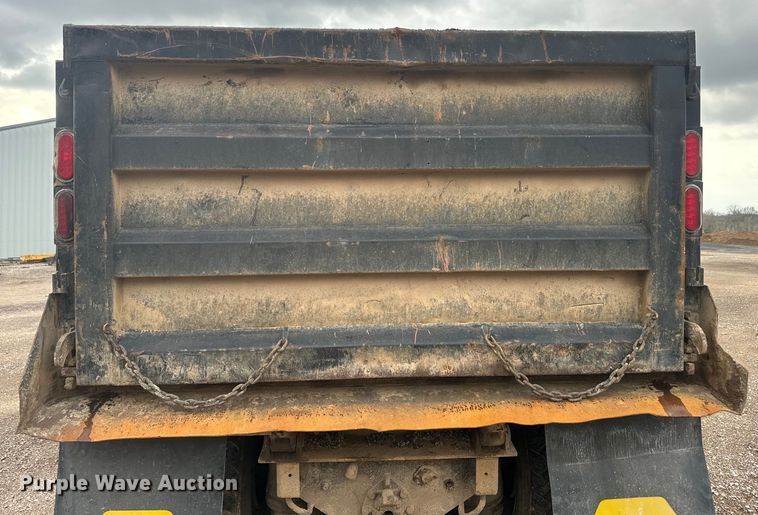 image for item NS9528 1990 Freightliner FLD dump truck