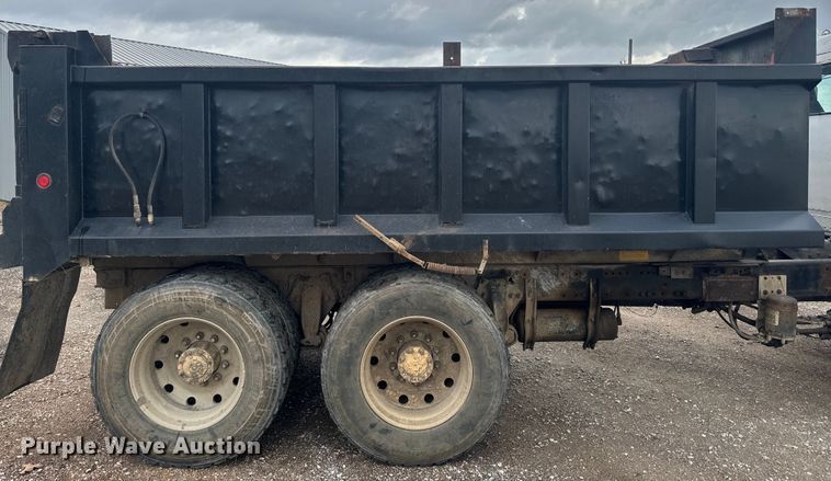 image for item NS9528 1990 Freightliner FLD dump truck