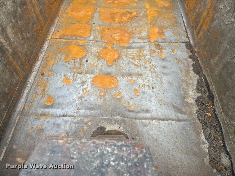 image for item NS9528 1990 Freightliner FLD dump truck