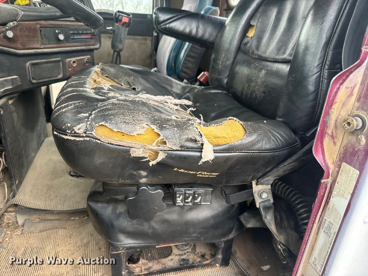 image for item NS9528 1990 Freightliner FLD dump truck