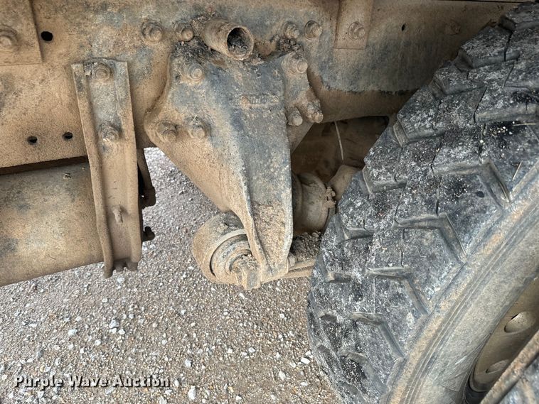 image for item NS9528 1990 Freightliner FLD dump truck