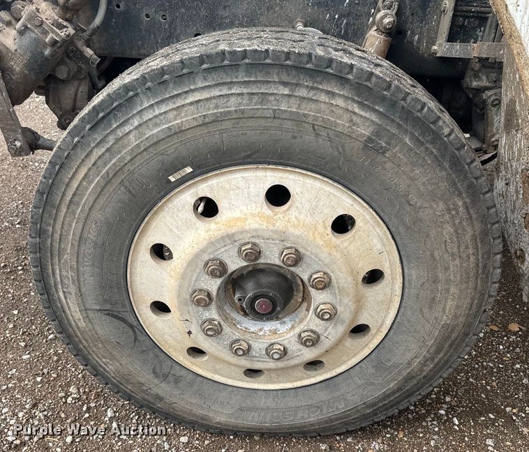 image for item NS9528 1990 Freightliner FLD dump truck