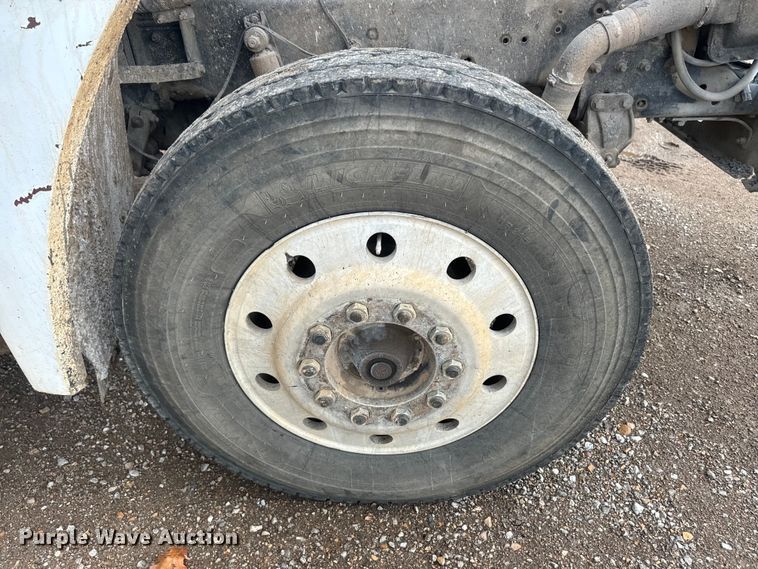 image for item NS9528 1990 Freightliner FLD dump truck