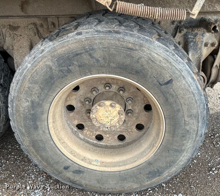 image for item NS9528 1990 Freightliner FLD dump truck