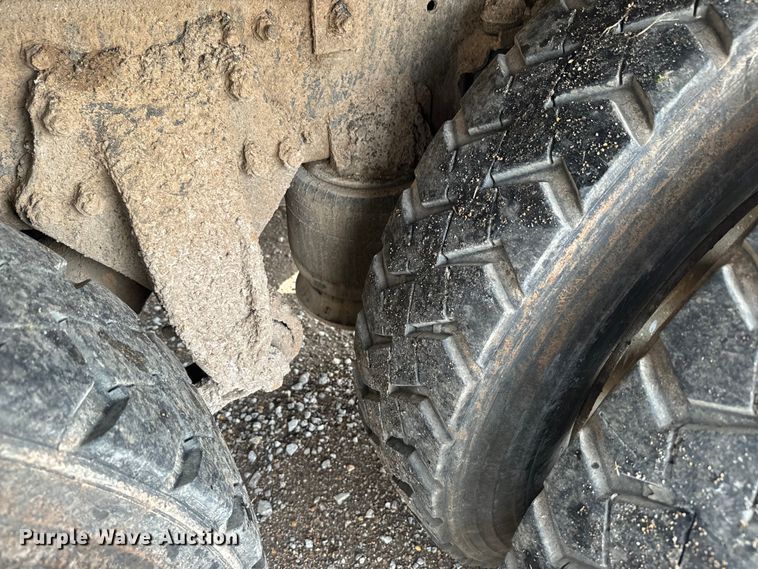 image for item NS9528 1990 Freightliner FLD dump truck