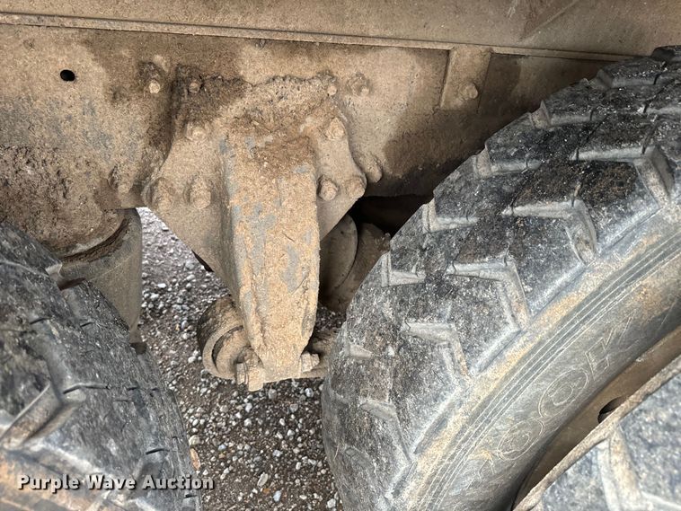 image for item NS9528 1990 Freightliner FLD dump truck