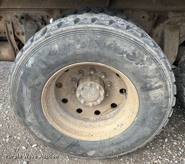 image for item NS9528 1990 Freightliner FLD dump truck