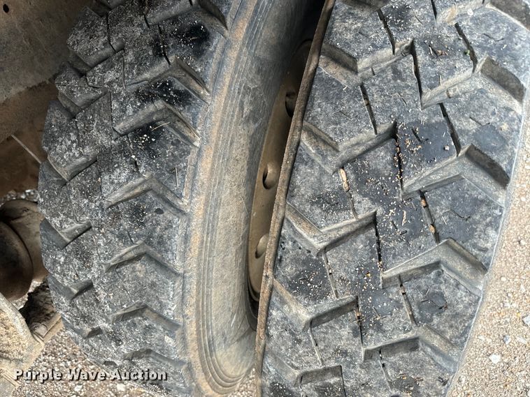 image for item NS9528 1990 Freightliner FLD dump truck