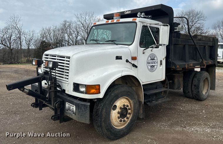 image for item NS9529 2000 International  4900 dump truck