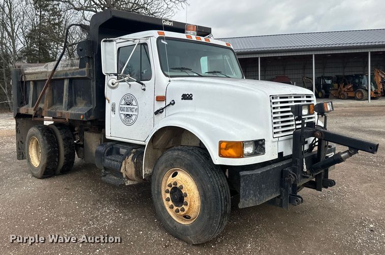 image for item NS9529 2000 International  4900 dump truck
