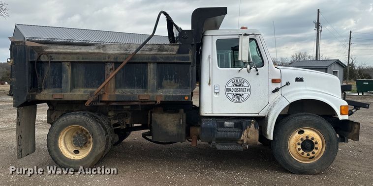 image for item NS9529 2000 International  4900 dump truck