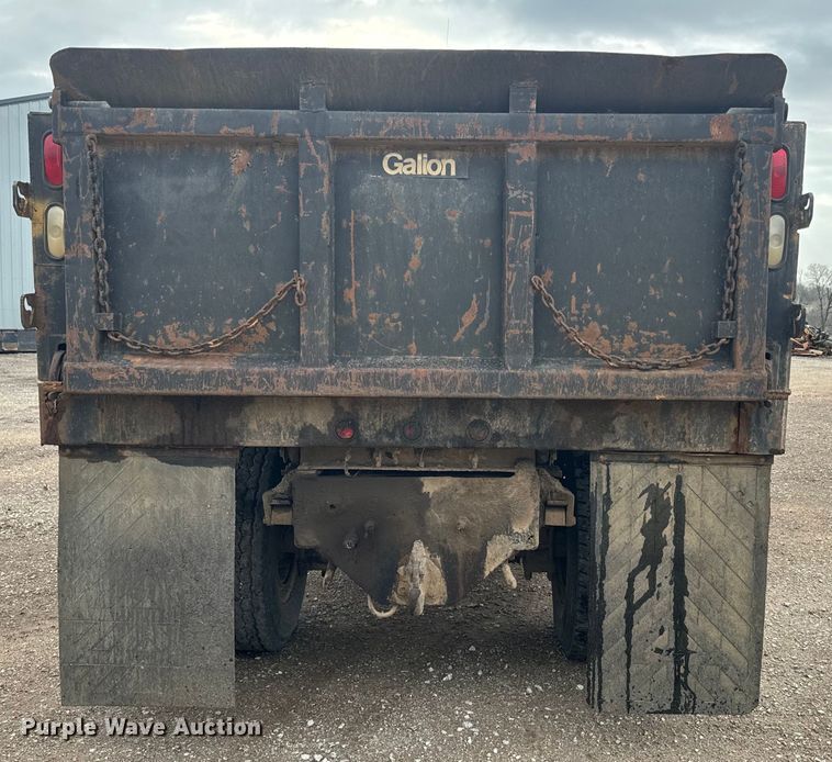 image for item NS9529 2000 International  4900 dump truck