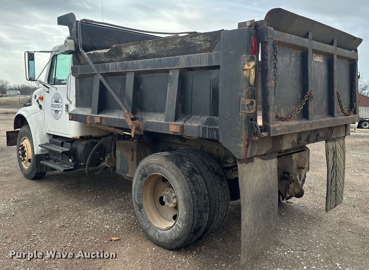 image for item NS9529 2000 International  4900 dump truck