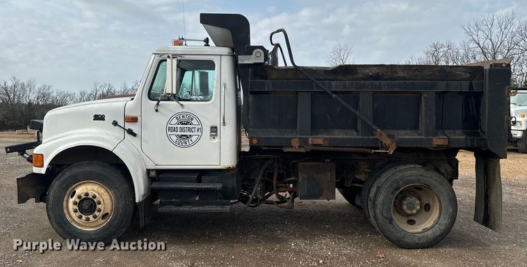 image for item NS9529 2000 International  4900 dump truck