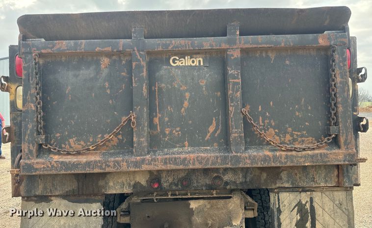 image for item NS9529 2000 International  4900 dump truck