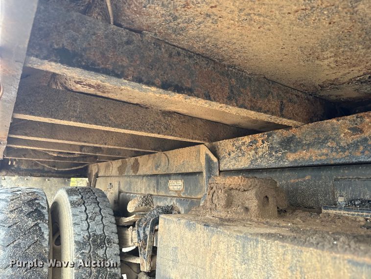 image for item NS9529 2000 International  4900 dump truck