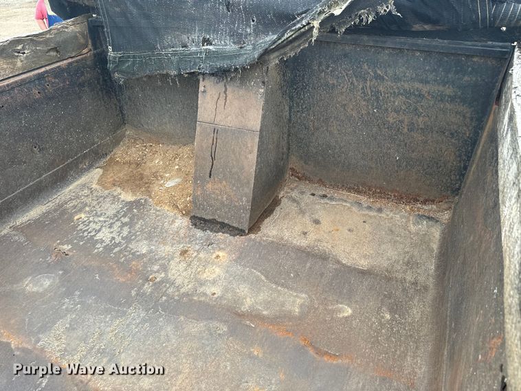 image for item NS9529 2000 International  4900 dump truck