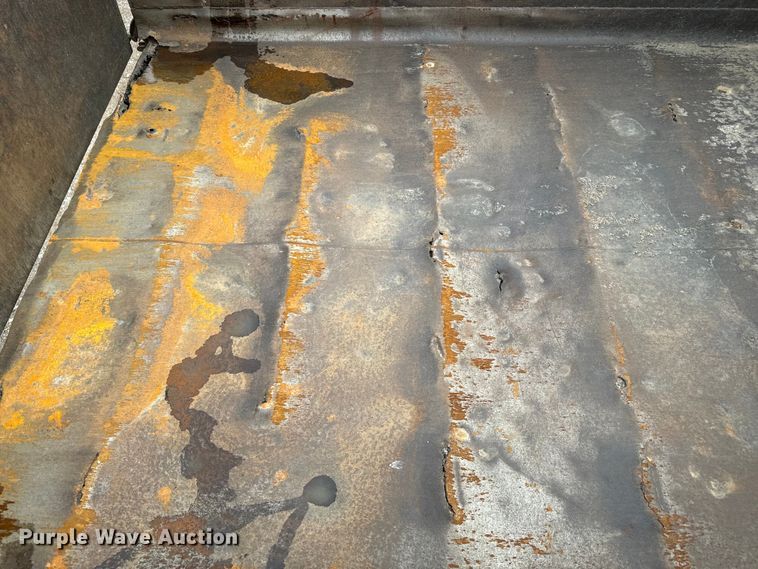 image for item NS9529 2000 International  4900 dump truck