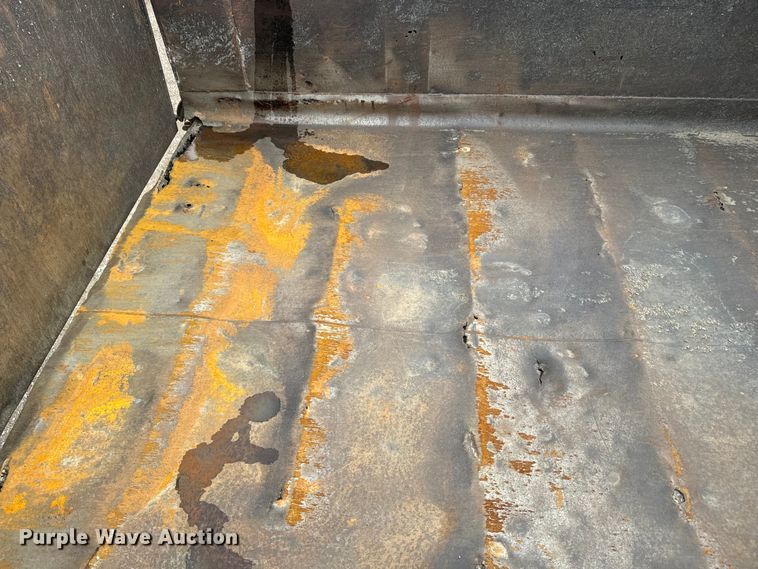 image for item NS9529 2000 International  4900 dump truck