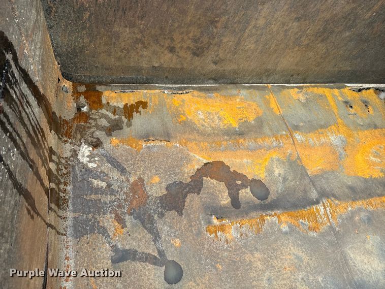 image for item NS9529 2000 International  4900 dump truck