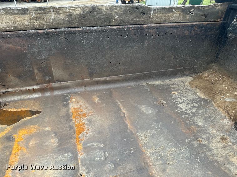 image for item NS9529 2000 International  4900 dump truck