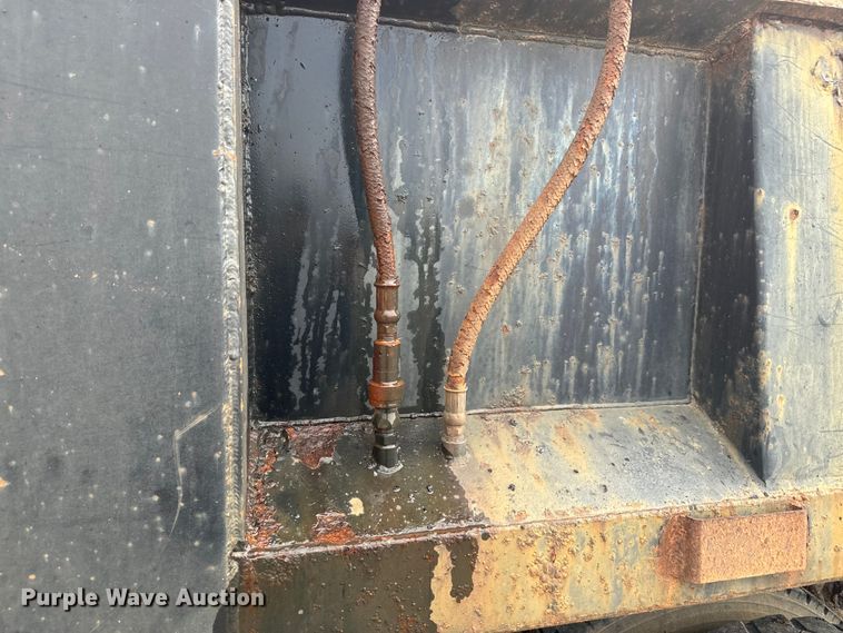 image for item NS9529 2000 International  4900 dump truck