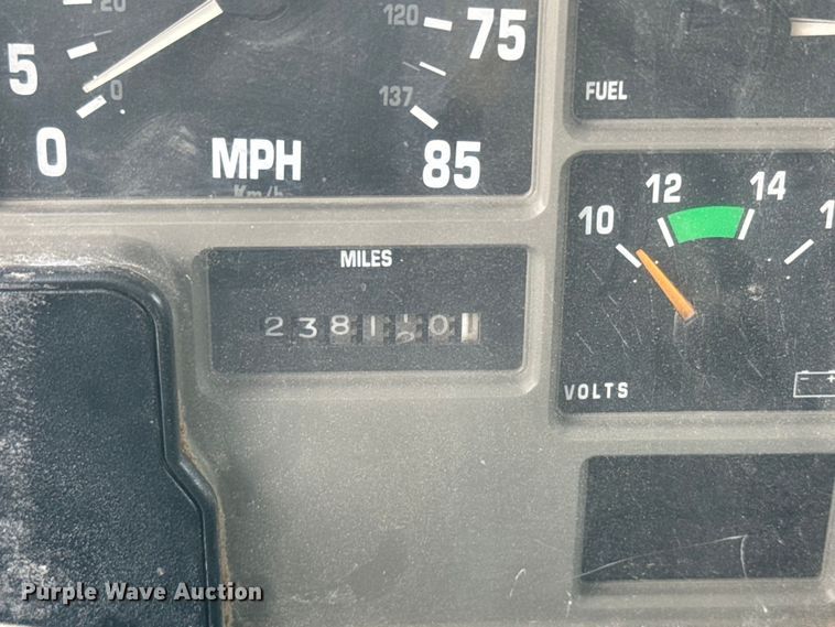 image for item NS9529 2000 International  4900 dump truck