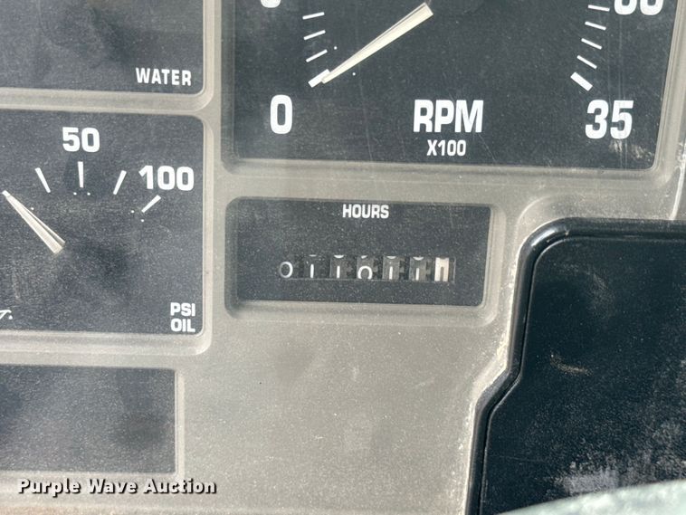 image for item NS9529 2000 International  4900 dump truck